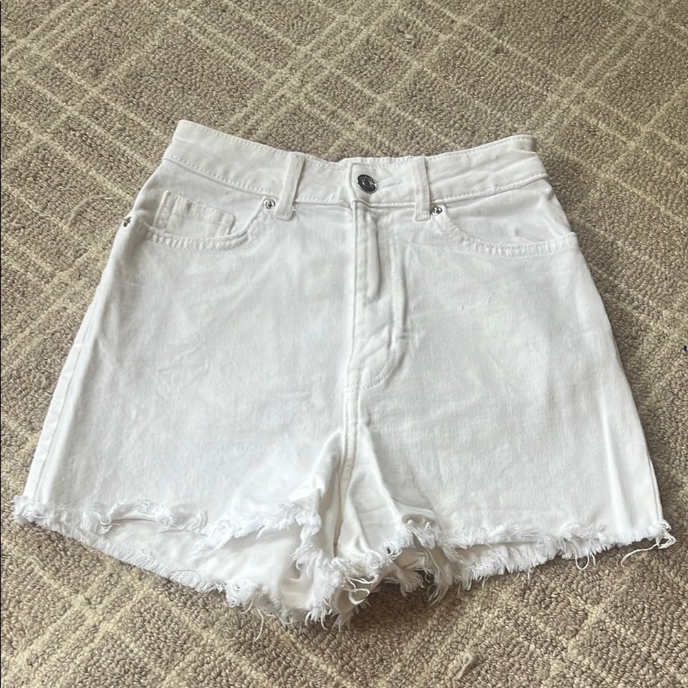Divided High Waist White Shorts with Distressed Hem